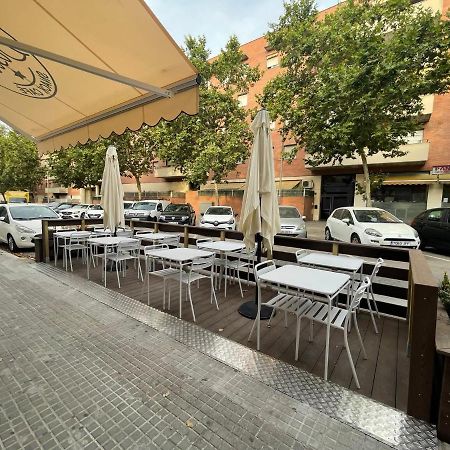 Hostal Restaurante Avenida De Madrid Terrassa Buitenkant foto