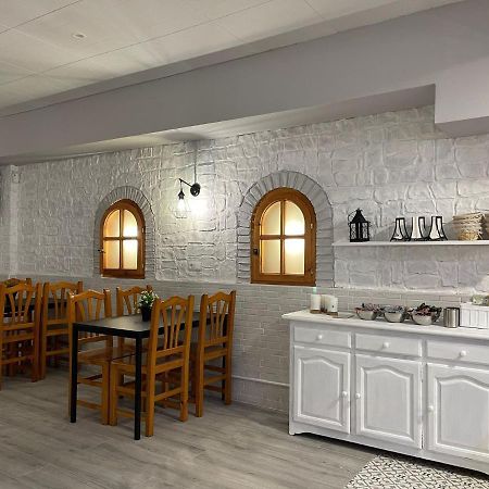 Hostal Restaurante Avenida De Madrid Terrassa Buitenkant foto