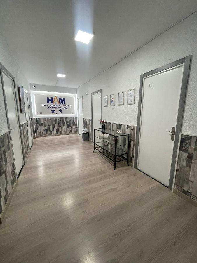 Hostal Restaurante Avenida De Madrid Terrassa Buitenkant foto