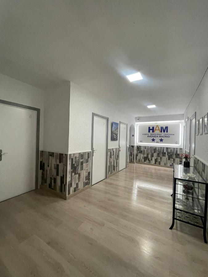 Hostal Restaurante Avenida De Madrid Terrassa Buitenkant foto