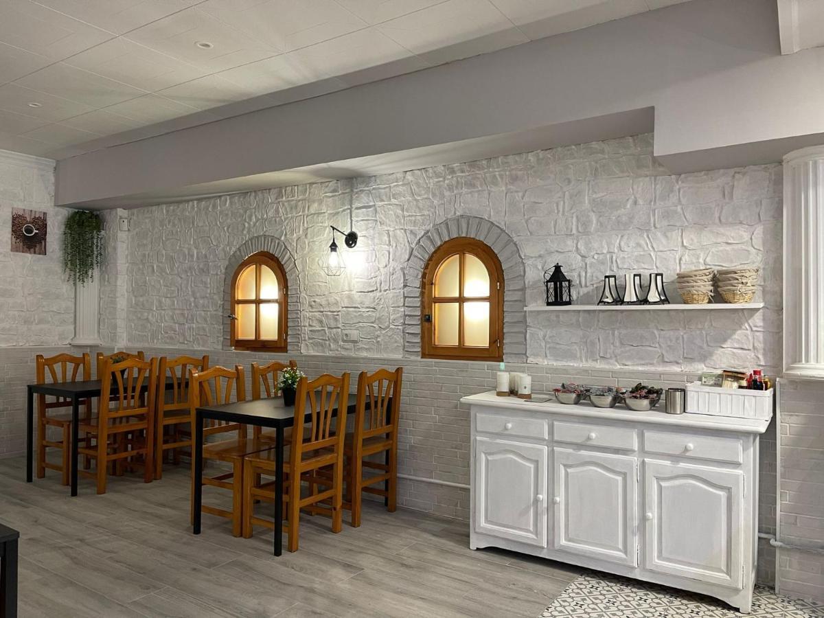 Hostal Restaurante Avenida De Madrid Terrassa Buitenkant foto