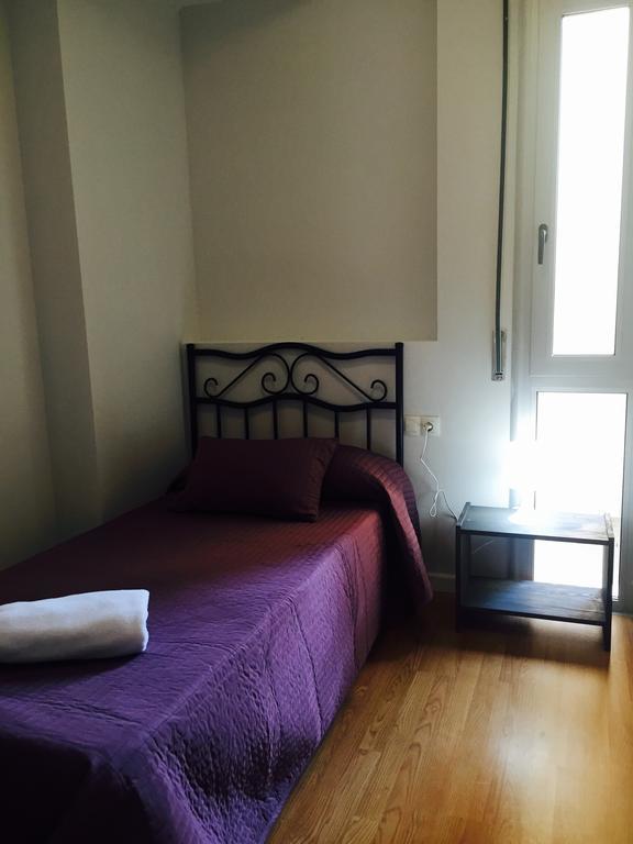 Hostal Restaurante Avenida De Madrid Terrassa Buitenkant foto