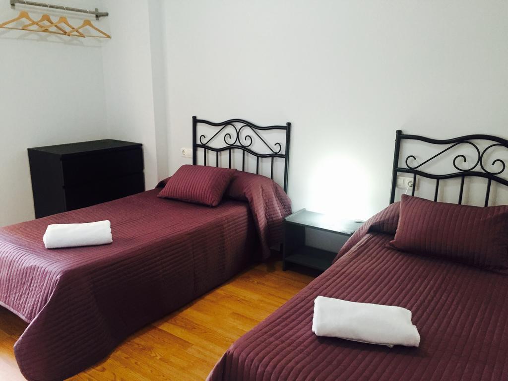 Hostal Restaurante Avenida De Madrid Terrassa Buitenkant foto