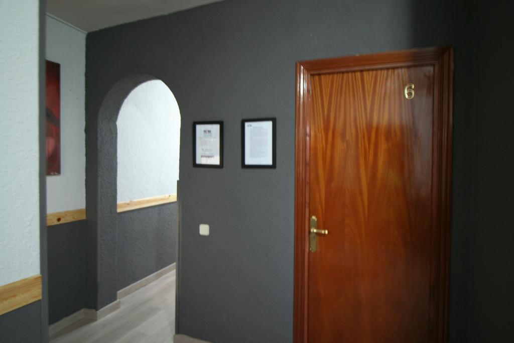 Hostal Restaurante Avenida De Madrid Terrassa Buitenkant foto