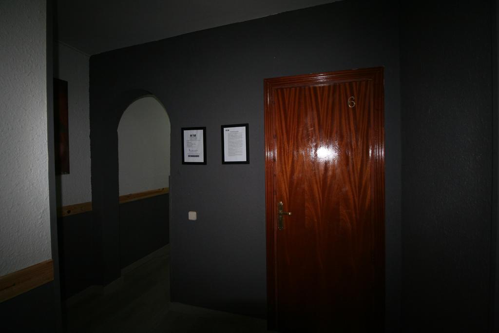Hostal Restaurante Avenida De Madrid Terrassa Buitenkant foto