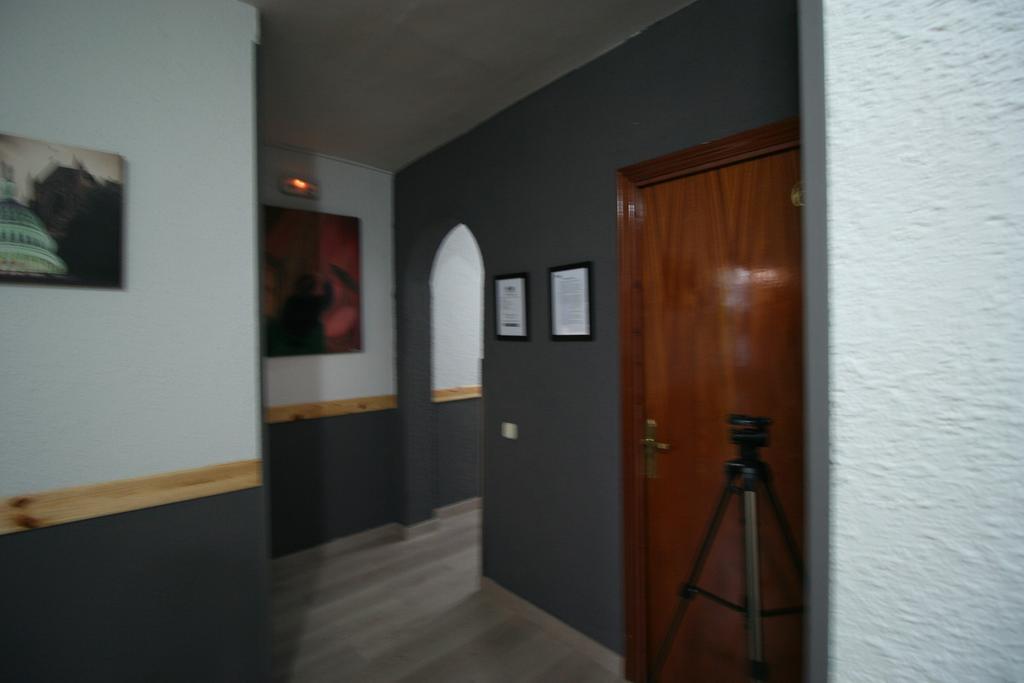 Hostal Restaurante Avenida De Madrid Terrassa Buitenkant foto