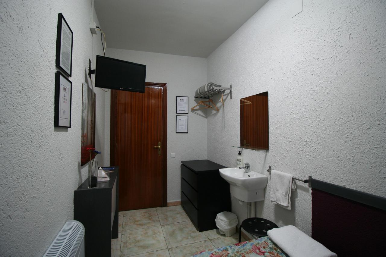 Hostal Restaurante Avenida De Madrid Terrassa Buitenkant foto